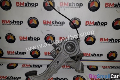 Педаль стояночного тормоза Мерседес W210 Педаль стояночного тормоза Мерседес W210