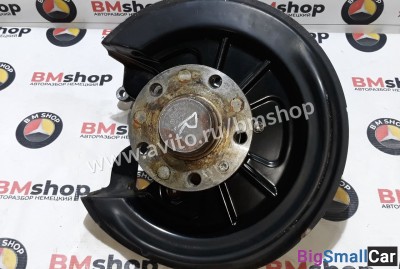 Поворотный кулак задний правый Volkswagen Golf