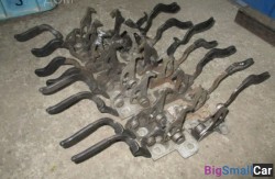 Крюк капота (41 Кузов) 51238172164