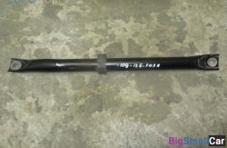 Растяжка (распорка) перед. прав. (51 Оснащение Кузов) 51717184386