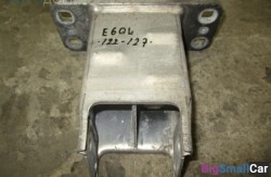 Демпфер лев. (51 Оснащение Кузов) 51117148586