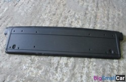 Пластик номерного знака перед. (51 Оснащение Кузов) 51117030592