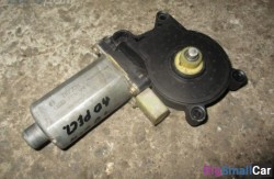 Моторчик стеклоподъемников перед. лев. (51 Оснащение Кузов) 67628381515