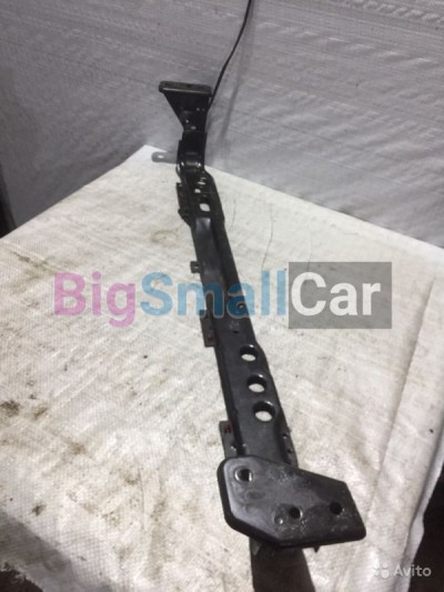 Нижняя планка радиаторов Форд фокус 3